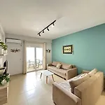 Trea - On Private With Sunbed & Umbrella Διαμέρισμα Vlorë