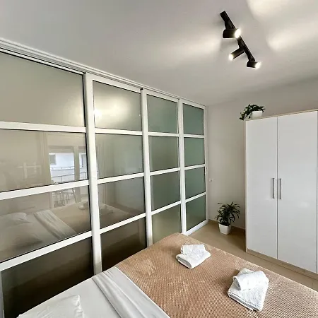 Trea - On Private With Sunbed & Umbrella Apartment *