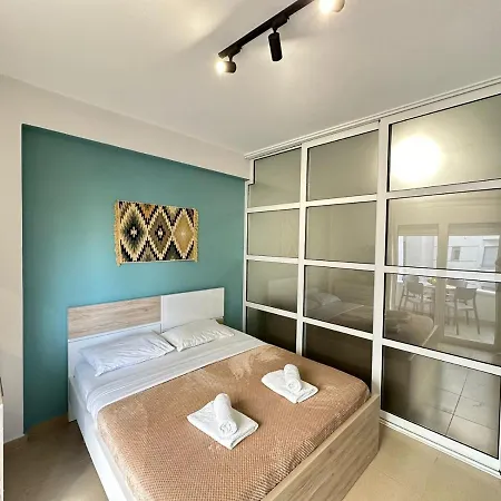 Trea - On Private With Sunbed & Umbrella Apartment *