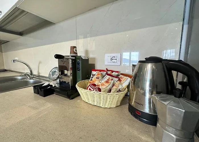 Appartamento Trea - On Private With Sunbed & Umbrella Vlorë