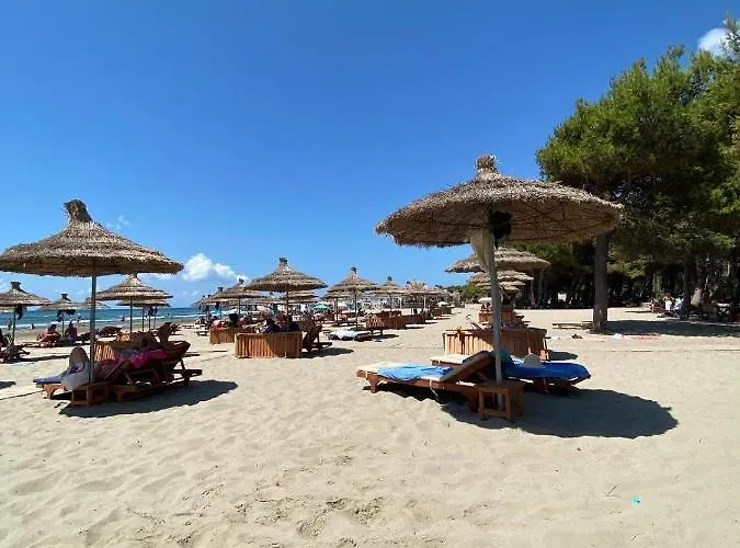 Trea - On Private With Sunbed & Umbrella